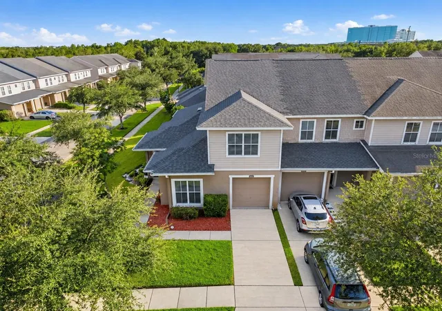 Townhouse for sale at 8011 Dl Royal Rd, TAMPA, FL 33610 | MLS# TB8555491