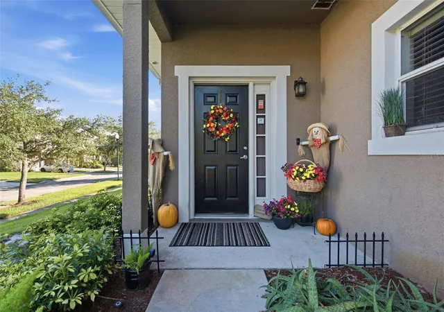 Photo 3 of Townhouse for sale at 8011 Dl Royal Rd, Tampa, FL 33610 | MLS# TB8555491 | Listing updated on 2026-10-15