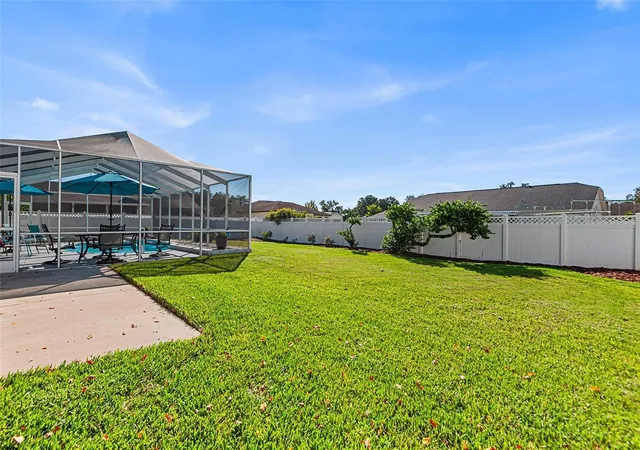 Photo 3 of Single family home for sale at 435 Lake Harris Dr, Lakeland, FL 33813 | MLS# TB8555492 | Listing updated on 2026-10-20