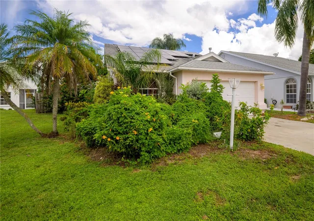 Photo 1 of Condo for sale at 4205 Saint Clair Dr, Sarasota, FL 34243 | MLS# TB8555494 | Listing updated on 2026-10-07