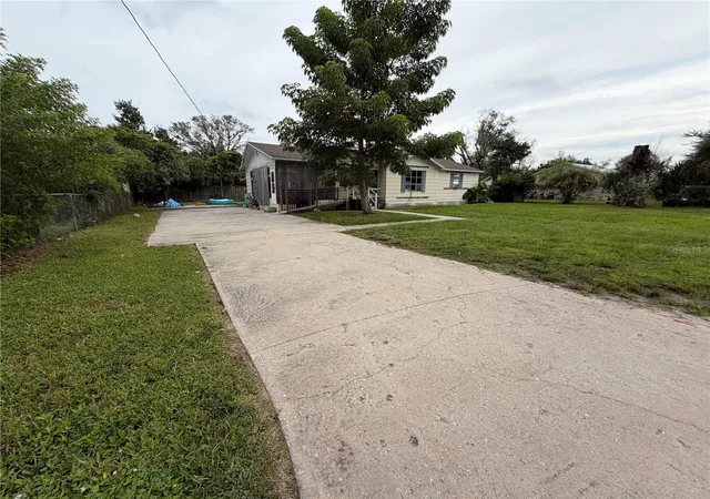 Photo 1 of Single family home for sale at 316 E Whidden St, Arcadia, FL 34266 | MLS# A4708695 | Listing updated on 2026-10-08