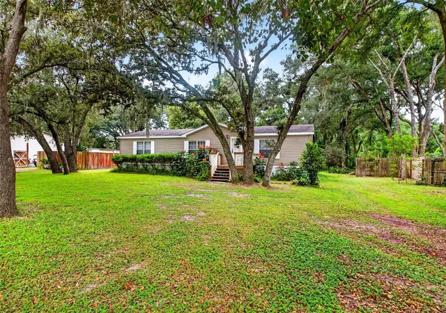 Photo 4 of Manufactured home for sale at 7305 Timber Crst Ln, Zephyrhills, FL 33540 | MLS# TB8555503 | Listing updated on 2026-10-09