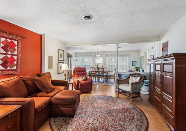 Photo 2 of Single family home for sale at 4099 Shorecrest Dr, Orlando, FL 32804 | MLS# G5118720 | Listing updated on 2026-10-13