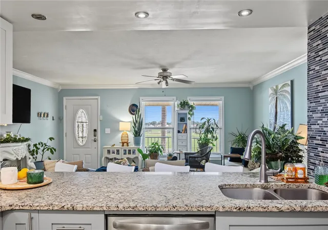 Listing Photo 5 - Condo for sale in building located at 3621 Edgewater Dr, Sebring, FL 33872 - Unit #207