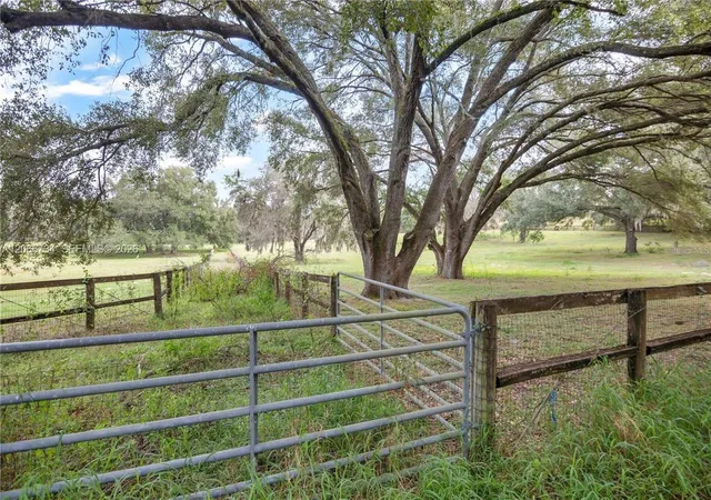Photo 1 of Land for sale at 0 Rolling Acres Rd, Fruitland Park, FL 34731 | MLS# S5158988 | Listing updated on 2026-10-07