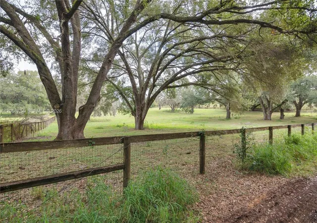 Photo 4 of Land for sale at 0 Rolling Acres Rd, Fruitland Park, FL 34731 | MLS# S5158988 | Listing updated on 2026-10-07