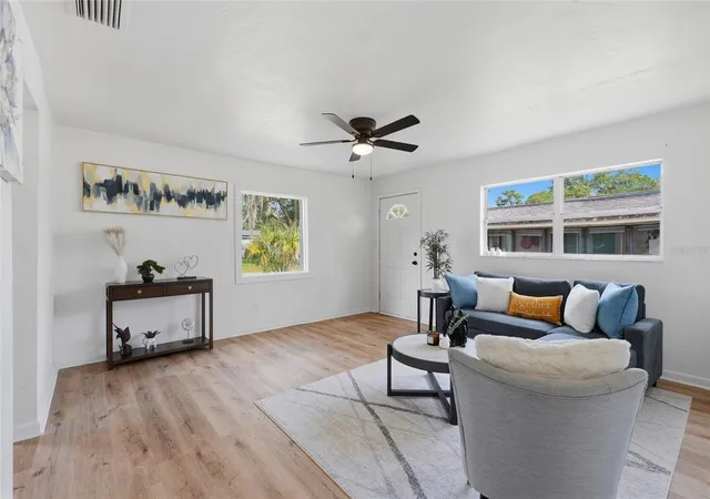 Photo 4 of Single family home for sale at 1228 SE 19th Street, Gainesville, FL 32641 | MLS# GC544010 | Listing updated on 2026-10-21