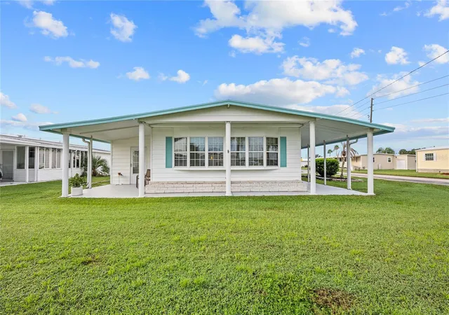 Photo 3 of Manufactured home for sale at 5352 Plant St, Zephyrhills, FL 33542 | MLS# TB8555524 | Listing updated on 2026-10-07