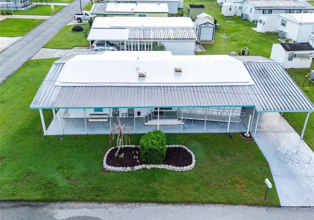 Photo 3 of Manufactured home for sale at 5352 Plant St, Zephyrhills, FL 33542 | MLS# TB8555524 | Listing updated on 2026-10-07