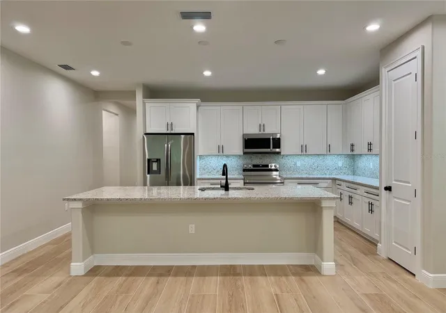 Photo 4 of Single family home for sale at 13899 SE 53rd Terrace, Summerfield, FL 34491 | MLS# OM733556 | Listing updated on 2026-10-09