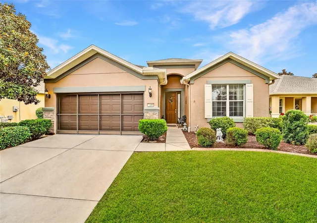 Photo 1 of Single family home for sale at 7409 SW 100th Court, Ocala, FL 34481 | MLS# OM733557 | Listing updated on 2026-10-09