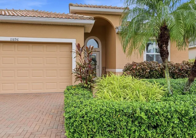Photo 3 of Single family home for sale at 11696 Spotted Margay Ave, Venice, FL 34292 | MLS# N6146086 | Listing updated on 2026-10-10