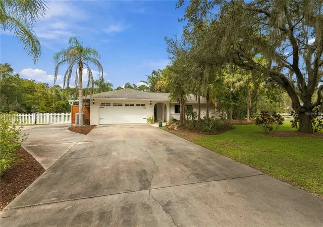 Photo 4 of Single family home for sale at 7402 CASTLE DRIVE, Sarasota, FL 34240 | MLS# A4708708 | Listing updated on 2026-10-08