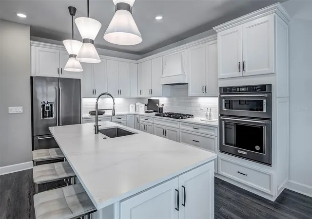 Photo 3 of Single family home for sale at 7413 Summer Ct, Sarasota, FL 34231 | MLS# TB8555530 | Listing updated on 2026-10-07