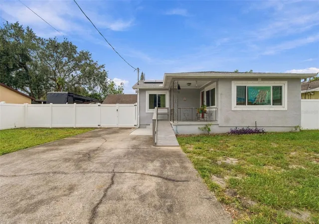 Photo 1 of Single family home for sale at 2908 W Arch St, Tampa, FL 33607 | MLS# TB8555533 | Listing updated on 2026-10-08