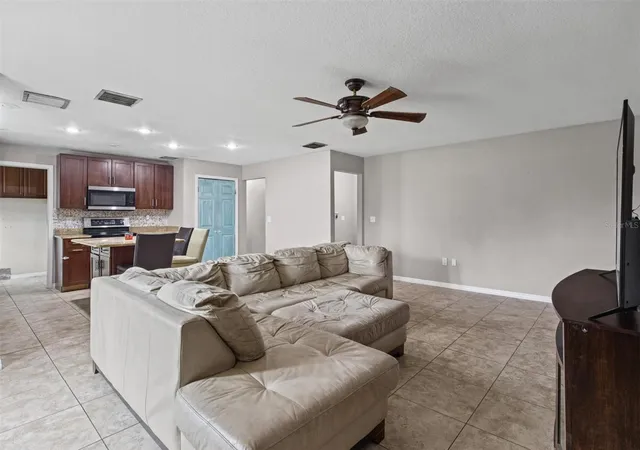 Photo 3 of Single family home for sale at 3636 Dovetail Ln N, Lakeland, FL 33812 | MLS# L4965593 | Listing updated on 2026-10-07