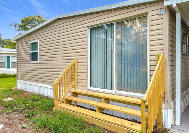 Photo 4 of Manufactured home for sale at 359 1st Avenue N, Lake Wales, FL 33859 | MLS# L4965594 | Listing updated on 2026-10-09