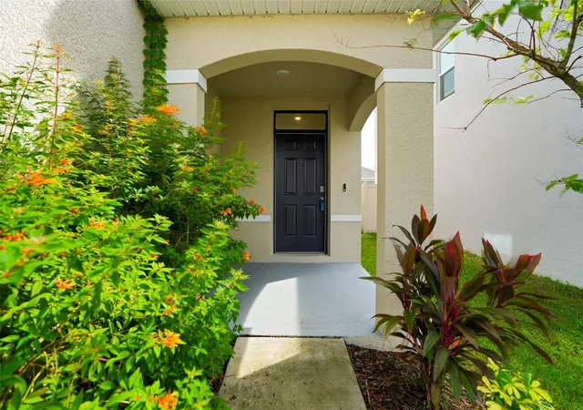 Photo 4 of Single family home for sale at 5674 Banbury Ridge Run, Wesley Chapel, FL 33545 | MLS# TB8555541 | Listing updated on 2026-10-10
