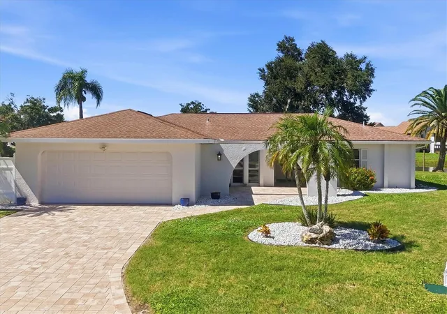 Photo 2 of Single family home for sale at 1714 Coral Sands Ct, Venice, FL 34293 | MLS# N6146087 | Listing updated on 2026-10-22