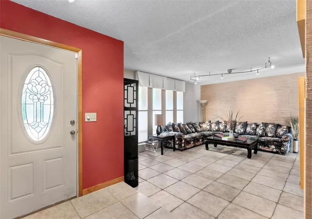 Photo 4 of Single family home for sale at 991 Rolling Oaks Cvs, Altamonte Springs, FL 32701 | MLS# O6447773 | Listing updated on 2026-10-25