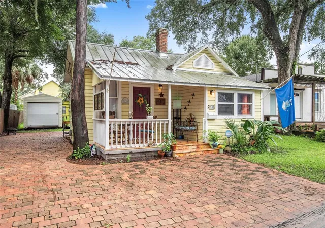 Photo 3 of Single family home for sale at 93 Lincoln St, Saint Augustine, FL 32084 | MLS# FC321958 | Listing updated on 2026-10-14