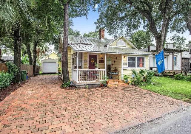 Photo 3 of Single family home for sale at 93 Lincoln St, Saint Augustine, FL 32084 | MLS# FC321958 | Listing updated on 2026-10-14