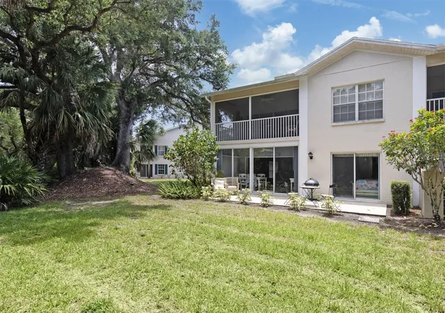 Photo 3 of Condo for sale at 316 Clearbrook Cir #204, Venice, FL 34292 | MLS# N6146088 | Listing updated on 2026-10-07