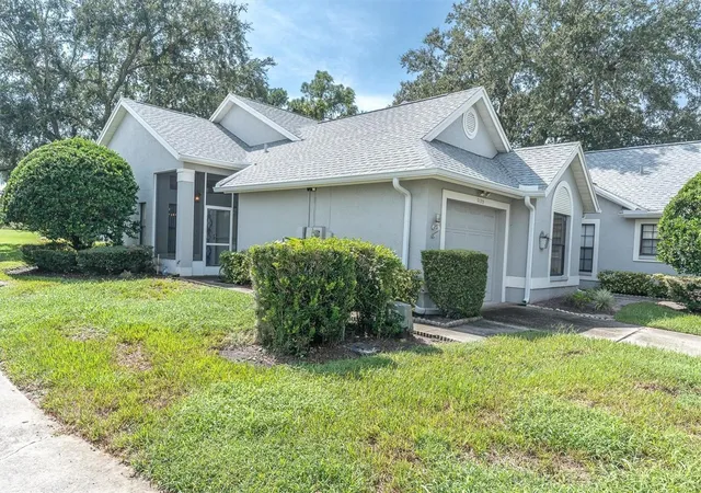 Listing Photo 4 - Condo for sale in building located at 9126 Bassett Ln, NEW PORT RICHEY, FL 34655