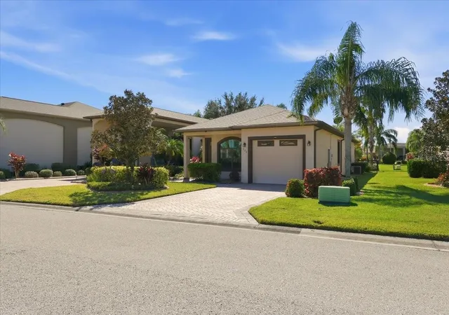 Photo 2 of Single family home for sale at 733 Meandering Way, Polk City, FL 33868 | MLS# L4965597 | Listing updated on 2026-10-08