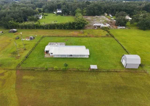 Photo 3 of Single family home for sale at 9124 Carey Rd, Lithia, FL 33547 | MLS# TB8555568 | Listing updated on 2026-10-09