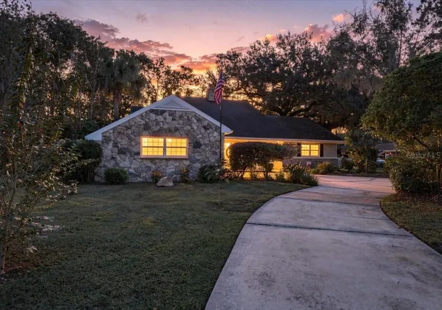 Single family home for sale at 520 Don El St, LAKELAND, FL 33813 | MLS# L4965599