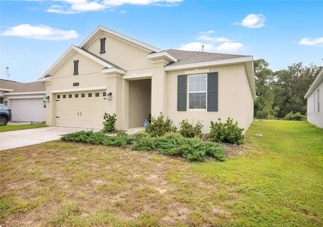 Photo 2 of Single family home for sale at 34024 Sky Blossom Cir, Leesburg, FL 34788 | MLS# O6447797 | Listing updated on 2026-10-07