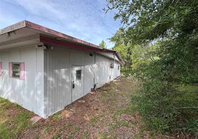Photo 3 of Manufactured home for sale at 12417 Fairway Ave, Brooksville, FL 34613 | MLS# W7890145 | Listing updated on 2026-10-07