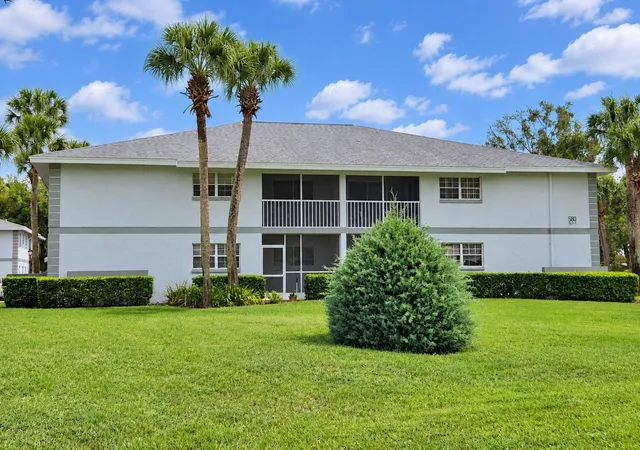 Photo 1 of Condo for sale at 580 Fairways Ln #G204, Ocala, FL 34472 | MLS# OM733571 | Listing updated on 2026-10-08