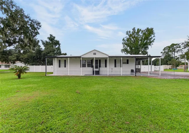 Photo 1 of Manufactured home for sale at 3902 Topreca Dr, Plant City, FL 33565 | MLS# TB8555576 | Listing updated on 2026-10-09