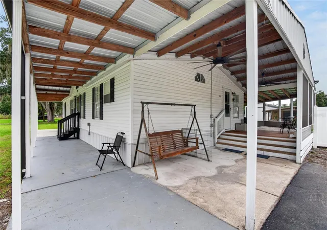 Photo 4 of Manufactured home for sale at 3902 Topreca Dr, Plant City, FL 33565 | MLS# TB8555576 | Listing updated on 2026-10-09