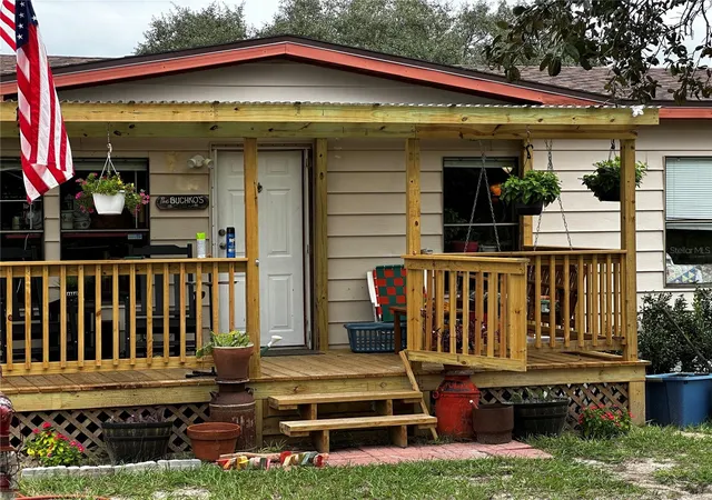 Photo 3 of Manufactured home for sale at 13451 Se 98th Street, Dunnellon, FL 34431 | MLS# OM733573 | Listing updated on 2026-10-08