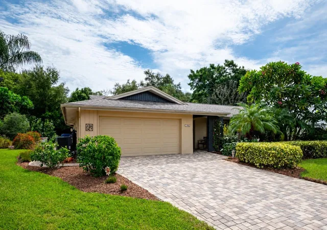 Photo 2 of Single family home for sale at 13906 105th Avenue, Largo, FL 33774 | MLS# TB8555590 | Listing updated on 2026-10-08