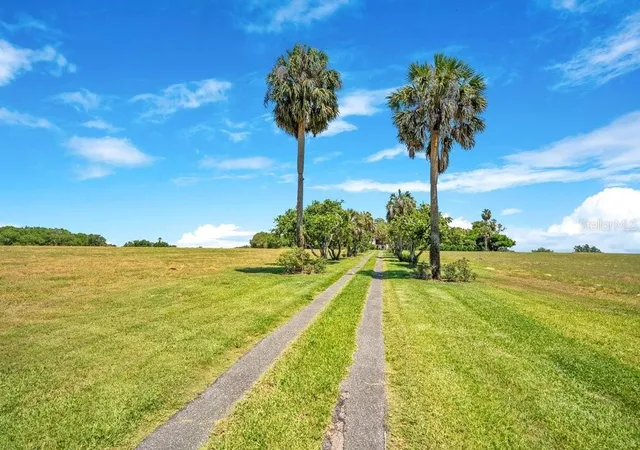 Photo 4 of Single family home for sale at 14365 SE Highway 42, Weirsdale, FL 32195 | MLS# O6447812 | Listing updated on 2026-10-07
