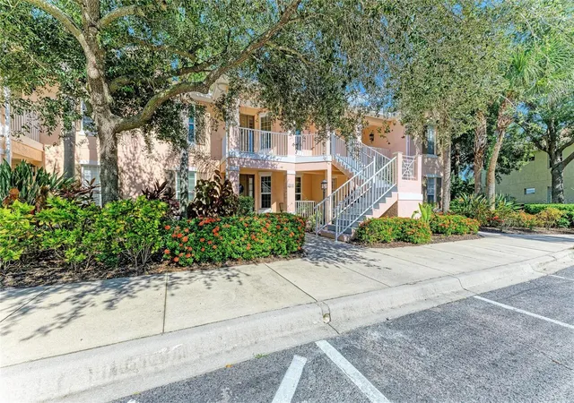 Photo 3 of Condo for sale at 5645 Key Largo Ct #5645, Bradenton, FL 34203 | MLS# A4708740 | Listing updated on 2026-10-08