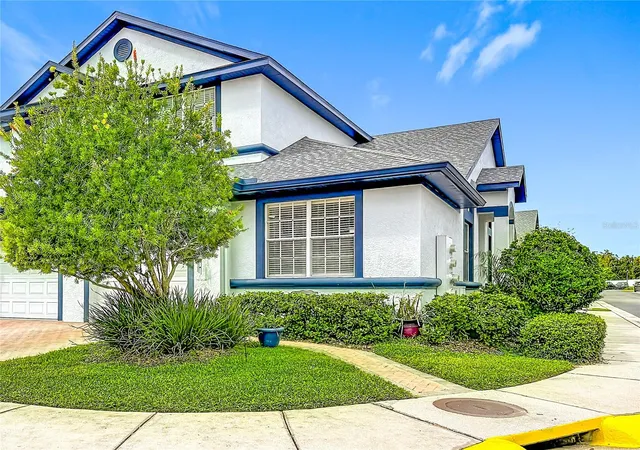 Photo 3 of Townhouse for sale at 1203 Summergate Dr, Valrico, FL 33594 | MLS# TB8555608 | Listing updated on 2026-10-07
