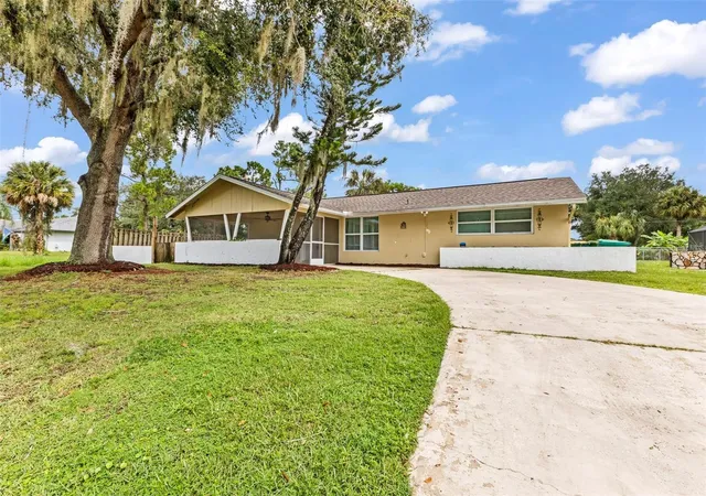 Photo 2 of Single family home for sale at 424 Vannell St, Port Charlotte, FL 33954 | MLS# C7531657 | Listing updated on 2026-10-09