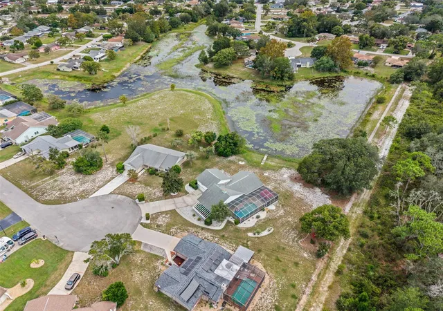 Photo 3 of Single family home for sale at 8328 Dunnellon Rd, Weeki Wachee, FL 34613 | MLS# TB8555611 | Listing updated on 2026-10-07