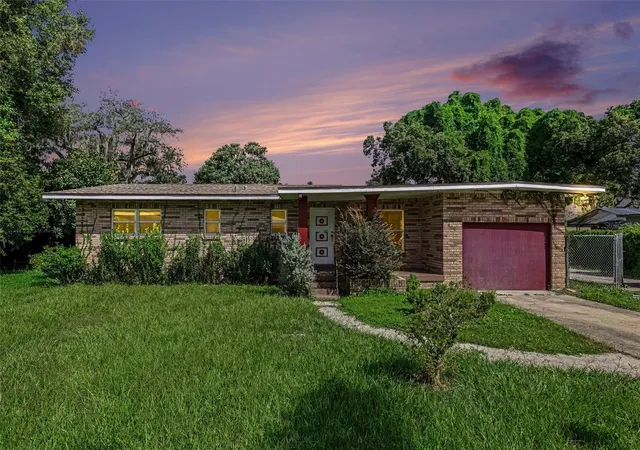 Single family home for sale at 404 E Morgan St, BRANDON, FL 33510 | MLS# TB8555614