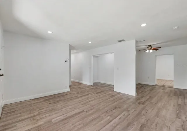 Photo 4 of Single family home for sale at 404 E Morgan St, Brandon, FL 33510 | MLS# TB8555614 | Listing updated on 2026-10-14