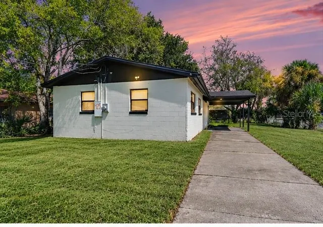 Single family home for sale at 425 Walnut St, DAYTONA BEACH, FL 32114 | MLS# TB8555620