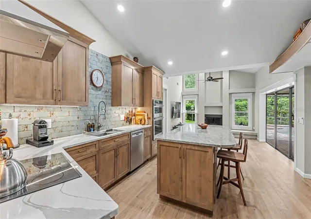 Photo 3 of Single family home for sale at 2712 Laurel Oak Dr, Plant City, FL 33566 | MLS# L4965604 | Listing updated on 2026-10-07
