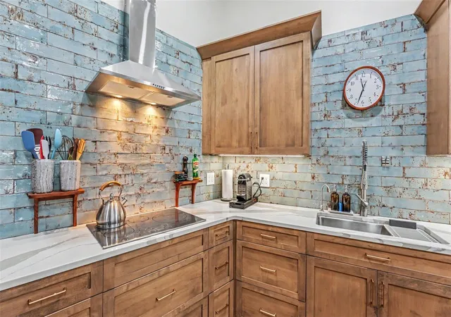 Photo 3 of Single family home for sale at 2712 Laurel Oak Dr, Plant City, FL 33566 | MLS# L4965604 | Listing updated on 2026-10-07