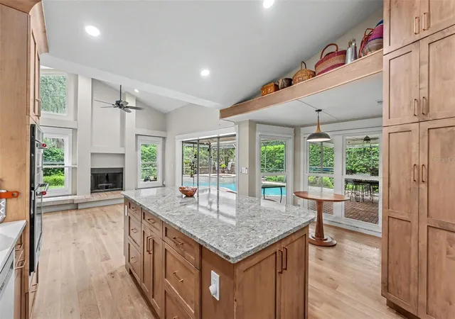 Photo 4 of Single family home for sale at 2712 Laurel Oak Dr, Plant City, FL 33566 | MLS# L4965604 | Listing updated on 2026-10-07