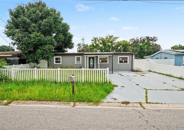 Photo 1 of Single family home for sale at 10925 N Florence Ave, Tampa, FL 33612 | MLS# TB8555627 | Listing updated on 2026-10-07